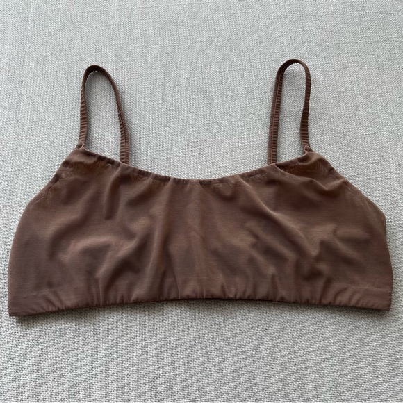 SKIMS Mesh Scoop Bralette - Picture 2 of 7
